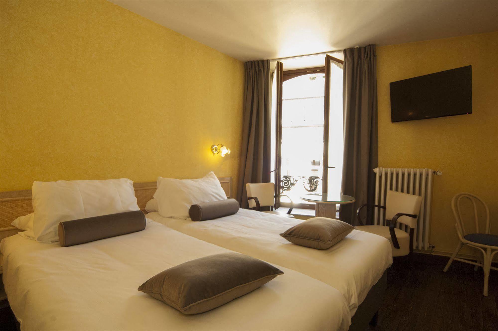 Hotel De La Poste - Relais De Napoleon III Буйон Екстер'єр фото